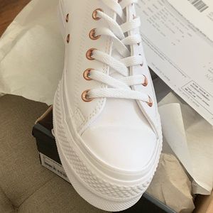 Women’s white leather platform Converse